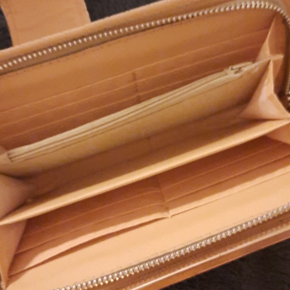 wallet - Picture 2 of 3